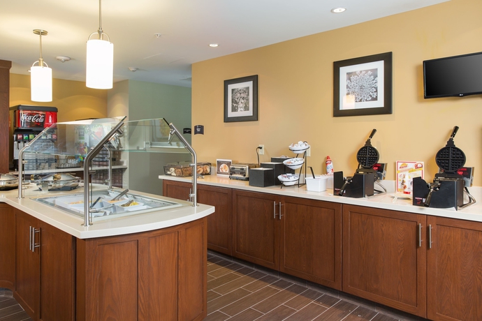 Imagen del bar/restaurante del Hotel Staybridge Suites Corona South, An Ihg. Foto 5