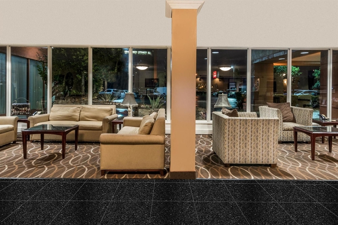 Imagen general del Hotel Staybridge Suites Dallas Market Ctr Love Field by IHG. Foto 1