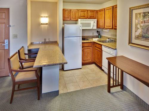 Imagen de la habitación del Hotel Staybridge Suites Davenport. Foto 3