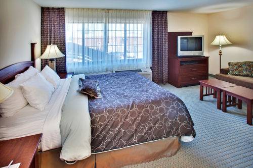 Imagen de la habitación del Hotel Staybridge Suites Davenport. Foto 5