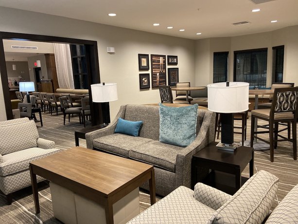 Imagen de los interiores del Hotel Staybridge Suites Denton, an IHG. Foto 15