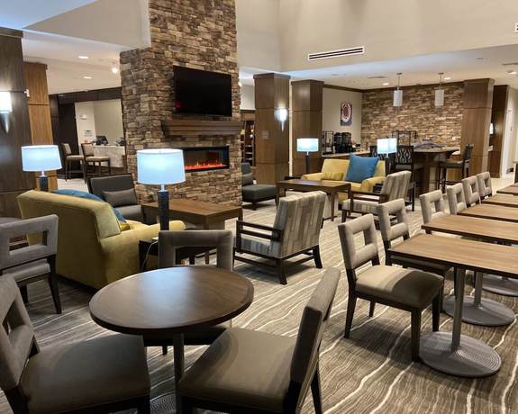 Imagen de los interiores del Hotel Staybridge Suites Denton, an IHG. Foto 18