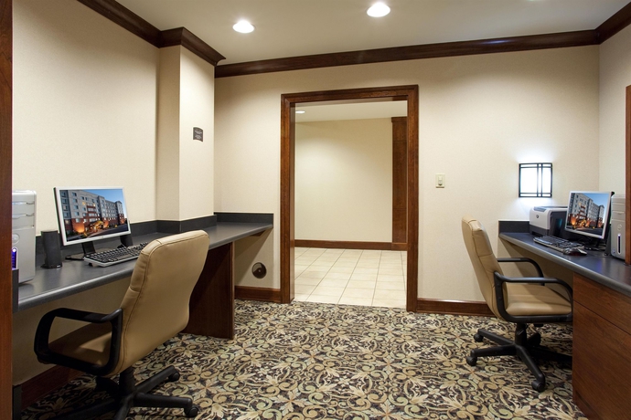 Imagen de los interiores del Hotel Staybridge Suites Denver International Airport, An Ihg. Foto 7