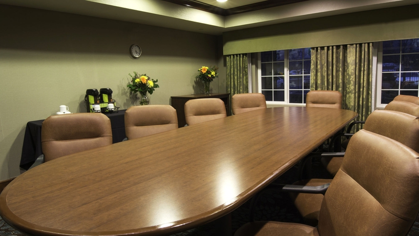 Imagen de los interiores del Hotel Staybridge Suites Denver International Airport, An Ihg. Foto 9