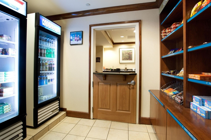 Imagen del bar/restaurante del Hotel Staybridge Suites Denver International Airport, An Ihg. Foto 4