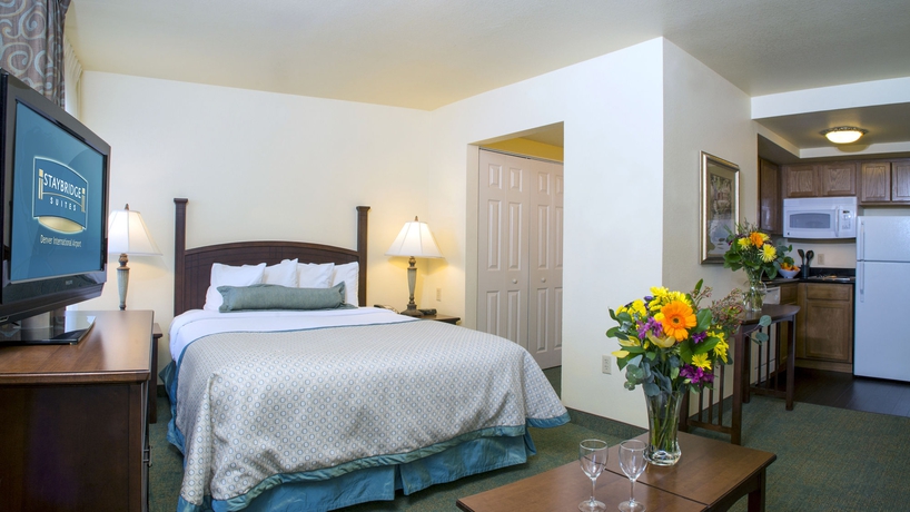 Imagen de los interiores del Hotel Staybridge Suites Denver International Airport, An Ihg. Foto 14