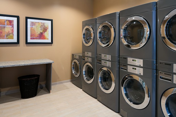 Imagen de los interiores del Hotel Staybridge Suites Des Moines Downtown, an IHG. Foto 14