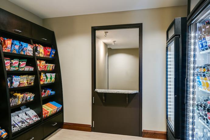 Imagen del bar/restaurante del Hotel Staybridge Suites Des Moines Downtown, an IHG. Foto 4