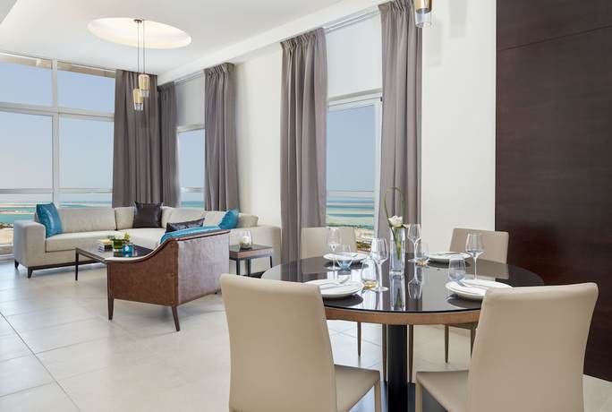Imagen de la habitación del Hotel Staybridge Suites Doha Lusail. Foto 2