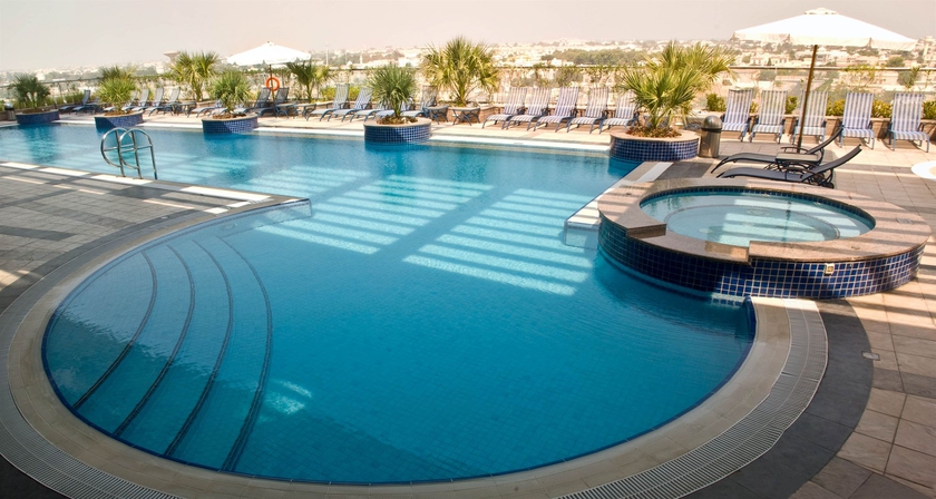 Imagen de la piscina del Hotel Staybridge Suites Dubai Financial Centre, an IHG. Foto 16