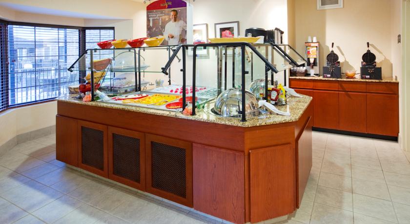 Imagen del bar/restaurante del Hotel Staybridge Suites Durham/chapel Hill, An Ihg. Foto 3