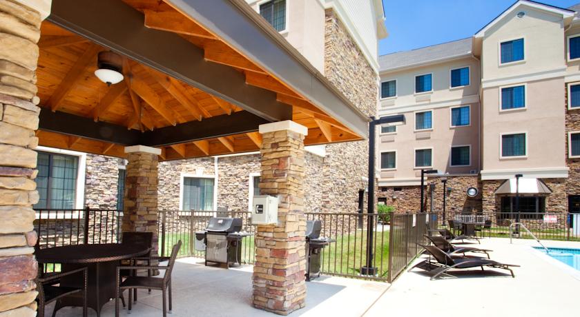 Imagen de los exteriores del Hotel Staybridge Suites Durham/chapel Hill, An Ihg. Foto 7