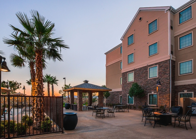 Imagen de los exteriores del Hotel Staybridge Suites El Paso Airport, An Ihg. Foto 5