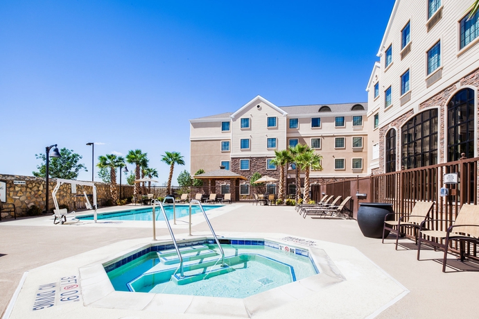 Imagen de la piscina del Hotel Staybridge Suites El Paso Airport, An Ihg. Foto 15