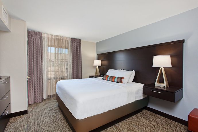Imagen de la habitación del Hotel Staybridge Suites Fairfield Napa Valley Area, an IHG. Foto 9