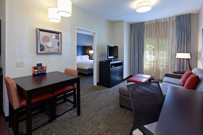 Imagen de la habitación del Hotel Staybridge Suites Fairfield Napa Valley Area, an IHG. Foto 11