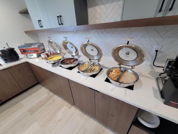 Imagen del bar/restaurante del Hotel Staybridge Suites Federal Way - Seattle South by IHG. Foto 2