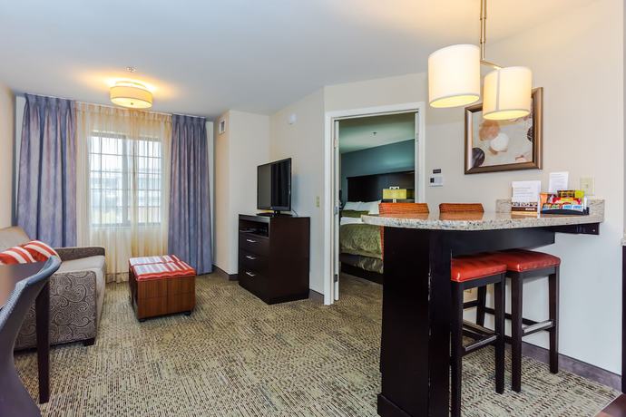 Imagen de la habitación del Hotel Staybridge Suites Grand Forks, an IHG. Foto 5