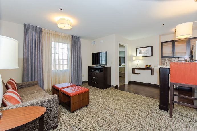 Imagen de la habitación del Hotel Staybridge Suites Grand Forks, an IHG. Foto 10