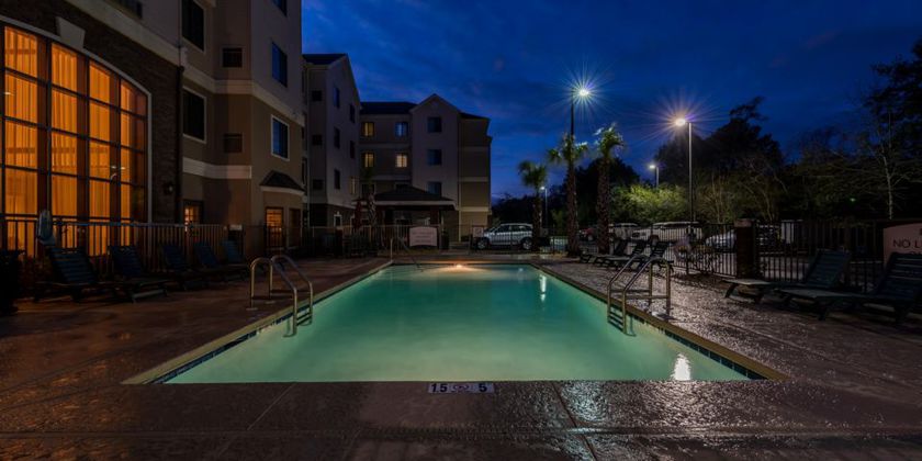 Imagen de la piscina del Hotel Staybridge Suites Gulf Shores, An Ihg. Foto 5