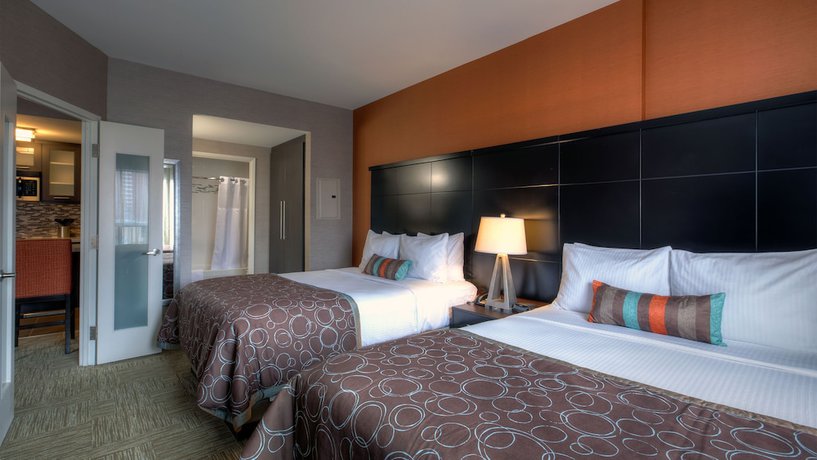 Imagen de la habitación del Hotel Staybridge Suites Hamilton Downtown, an IHG Hotel. Foto 7