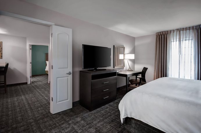 Imagen de la habitación del Hotel Staybridge Suites Holland, an IHG. Foto 3