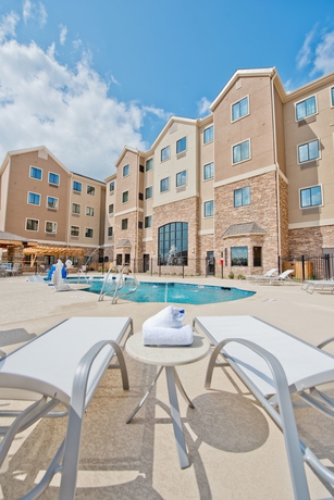 Imagen de la piscina del Hotel Staybridge Suites Houston Humble - Generation Pk. Foto 19