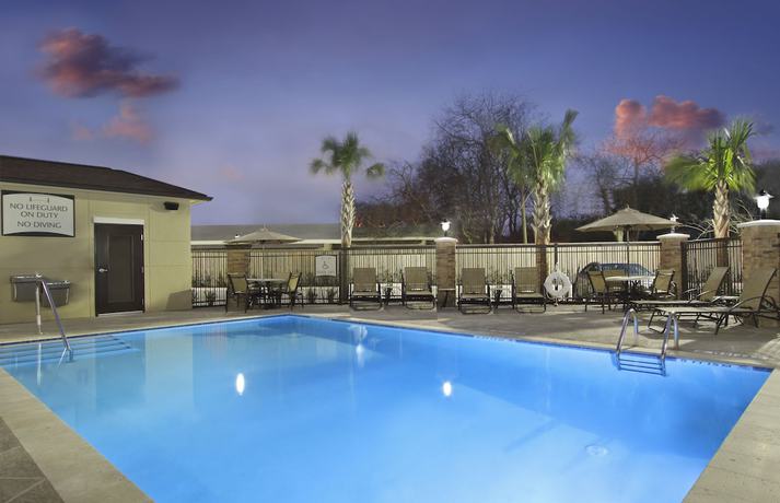 Imagen de la piscina del Hotel Staybridge Suites Houston - Medical Center, An Ihg. Foto 20