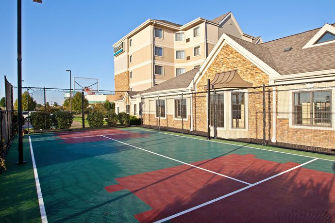 Imagen de la piscina del Hotel Staybridge Suites Indianapolis-fishers, An Ihg. Foto 16