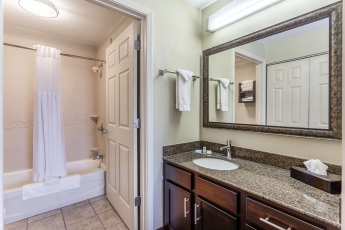 Imagen de la habitación del Hotel Staybridge Suites Irvine-John Wayne Airport, an IHG. Foto 7