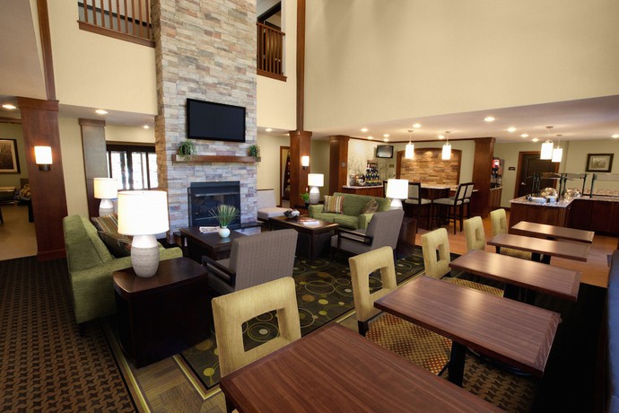 Imagen del bar/restaurante del Hotel Staybridge Suites Lafayette, an IHG. Foto 6