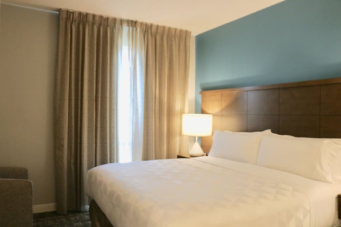 Imagen de la habitación del Hotel Staybridge Suites Long Beach Airport, an IHG. Foto 10