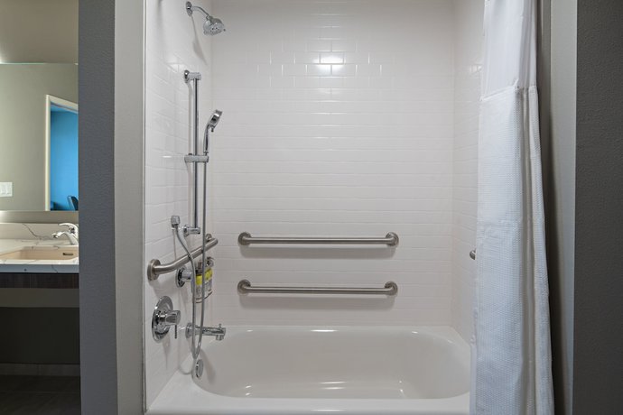 Imagen de la habitación del Hotel Staybridge Suites Long Beach Airport, an IHG. Foto 11