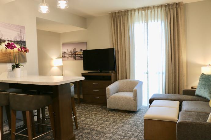 Imagen de la habitación del Hotel Staybridge Suites Long Beach Airport, an IHG. Foto 13
