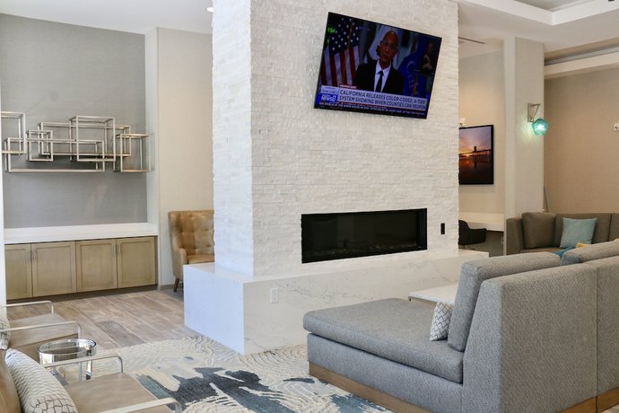 Imagen de los interiores del Hotel Staybridge Suites Long Beach Airport, an IHG. Foto 20