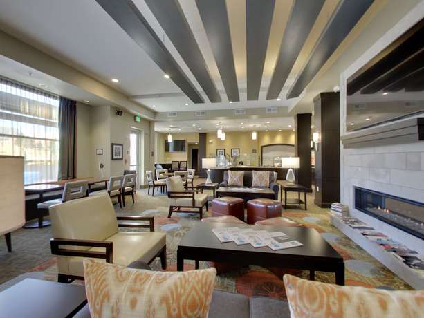 Imagen del bar/restaurante del Hotel Staybridge Suites Madison - Fitchburg, an IHG. Foto 2