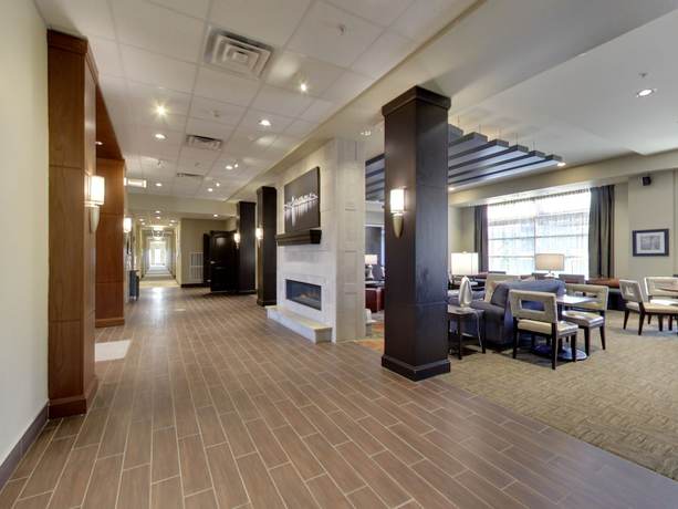 Imagen del bar/restaurante del Hotel Staybridge Suites Madison - Fitchburg, an IHG. Foto 4