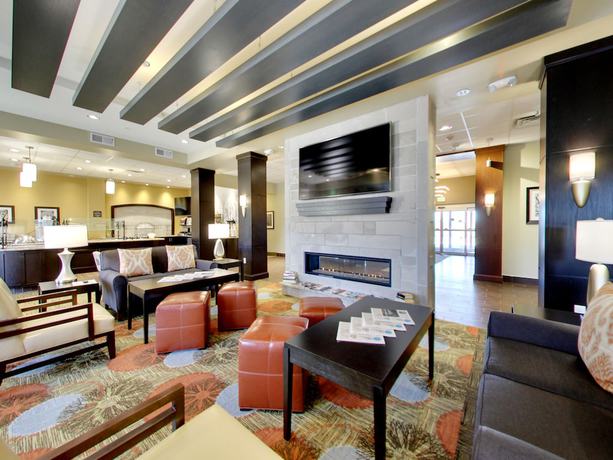 Imagen del bar/restaurante del Hotel Staybridge Suites Madison - Fitchburg, an IHG. Foto 7