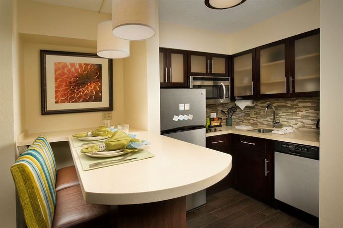 Imagen de la habitación del Hotel Staybridge Suites Miami Doral Area, An Ihg. Foto 7