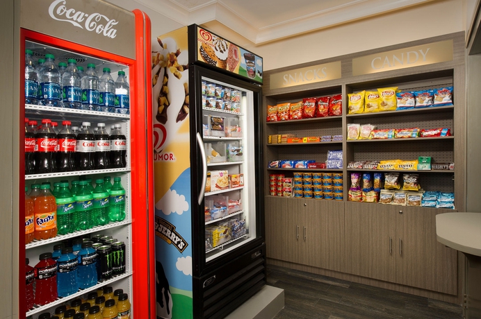 Imagen del bar/restaurante del Hotel Staybridge Suites Miami Doral Area, An Ihg. Foto 4