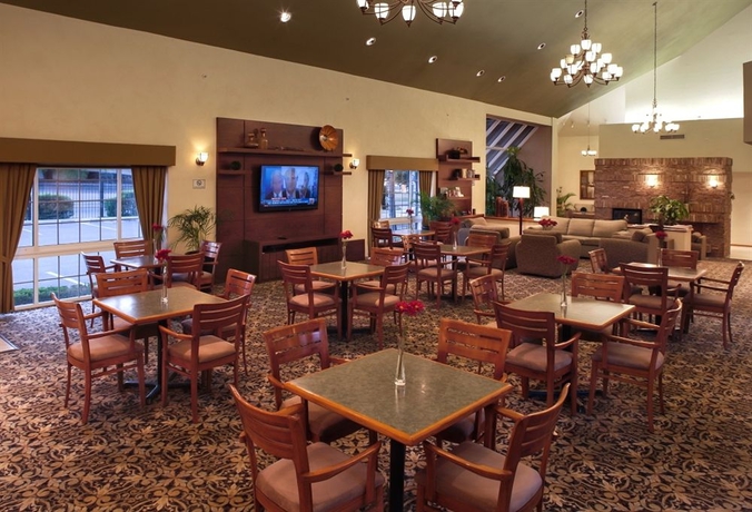 Imagen del bar/restaurante del Hotel Staybridge Suites Monterrey - San Pedro, An Ihg. Foto 3