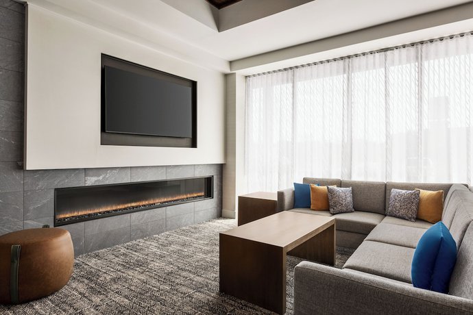 Imagen de la habitación del Hotel Staybridge Suites Montr&eacute;al Airport - St-Laurent by IHG. Foto 3