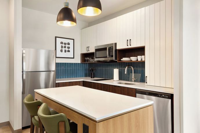 Imagen de la habitación del Hotel Staybridge Suites Montr&eacute;al Airport - St-Laurent by IHG. Foto 14