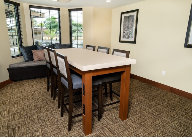 Imagen de los interiores del Hotel Staybridge Suites Newark - Fremont, An Ihg. Foto 17