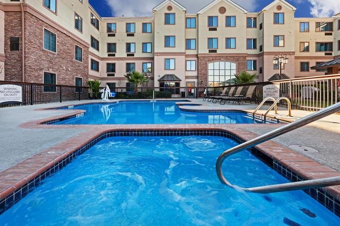 Imagen general del Hotel Staybridge Suites Nw Near Six Flags Fiesta. Foto 1