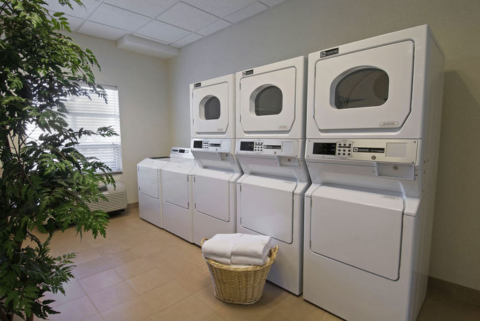 Imagen de los exteriores del Hotel Staybridge Suites Oakville, An Ihg. Foto 10