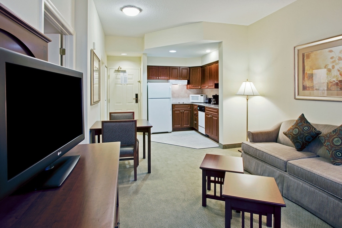 Imagen de los interiores del Hotel Staybridge Suites Orlando Airport South, An Ihg. Foto 8
