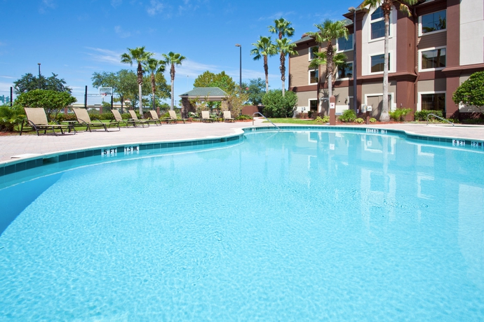 Imagen de la piscina del Hotel Staybridge Suites Orlando Airport South, An Ihg. Foto 16