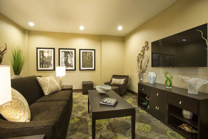 Imagen de la habitación del Hotel Staybridge Suites Orlando at SeaWorld, an IHG. Foto 13
