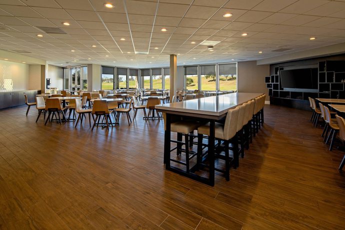 Imagen del bar/restaurante del Hotel Staybridge Suites Oxnard - River Ridge by IHG. Foto 6